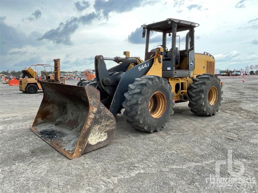 John Deere 544J Iekrāvēji uz riteņiem