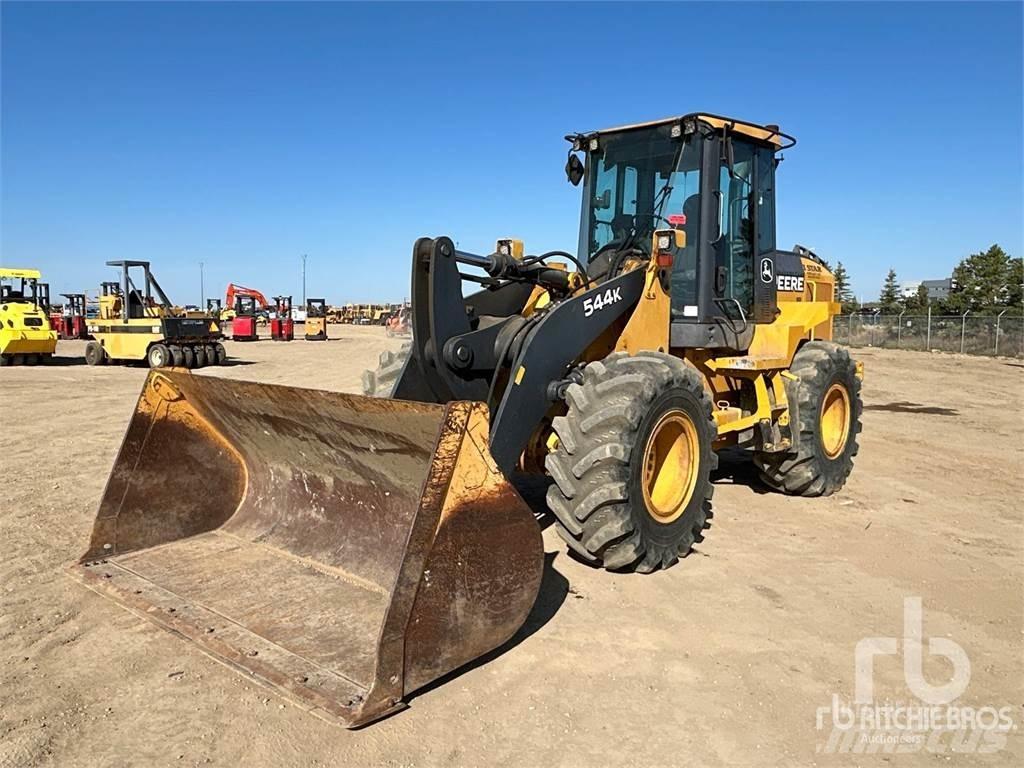 John Deere 544K Iekrāvēji uz riteņiem