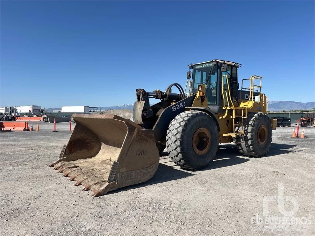 John Deere 824J Iekrāvēji uz riteņiem