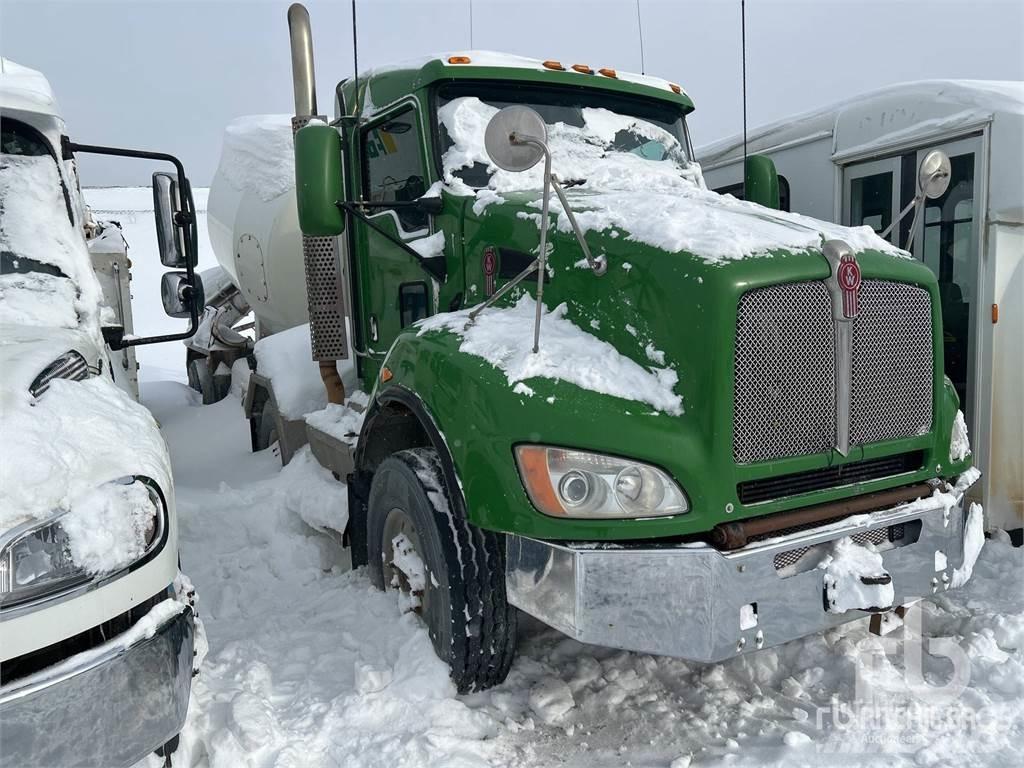 Kenworth T440 Betonvedēji