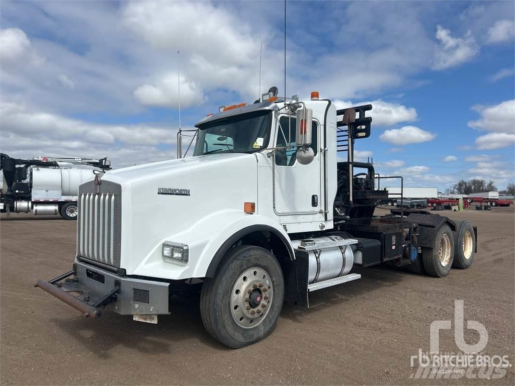 Kenworth T800 Platformas/kravas mašīnas ar vinču