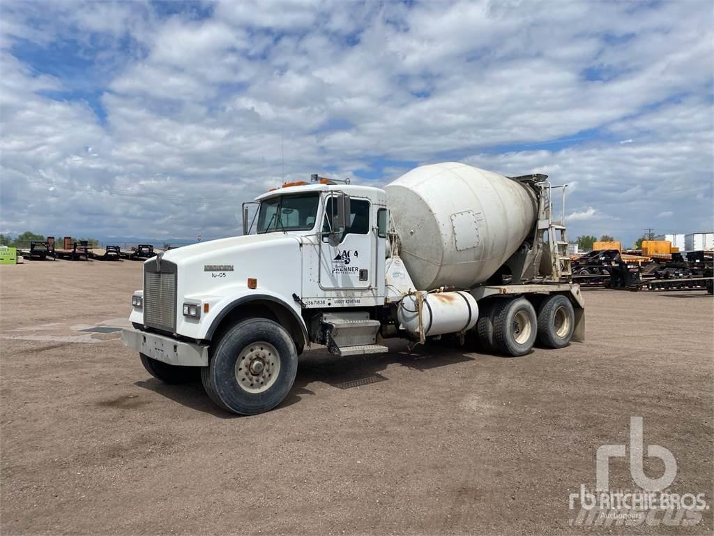 Kenworth W900 Betonvedēji