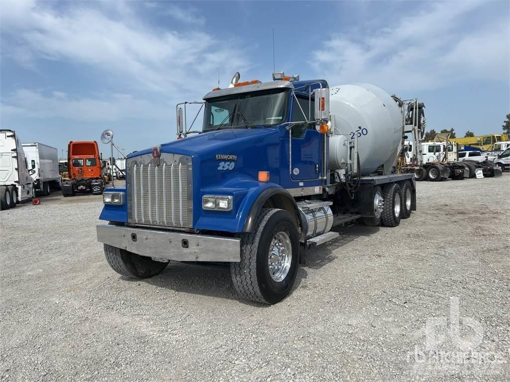 Kenworth W900 Betonvedēji