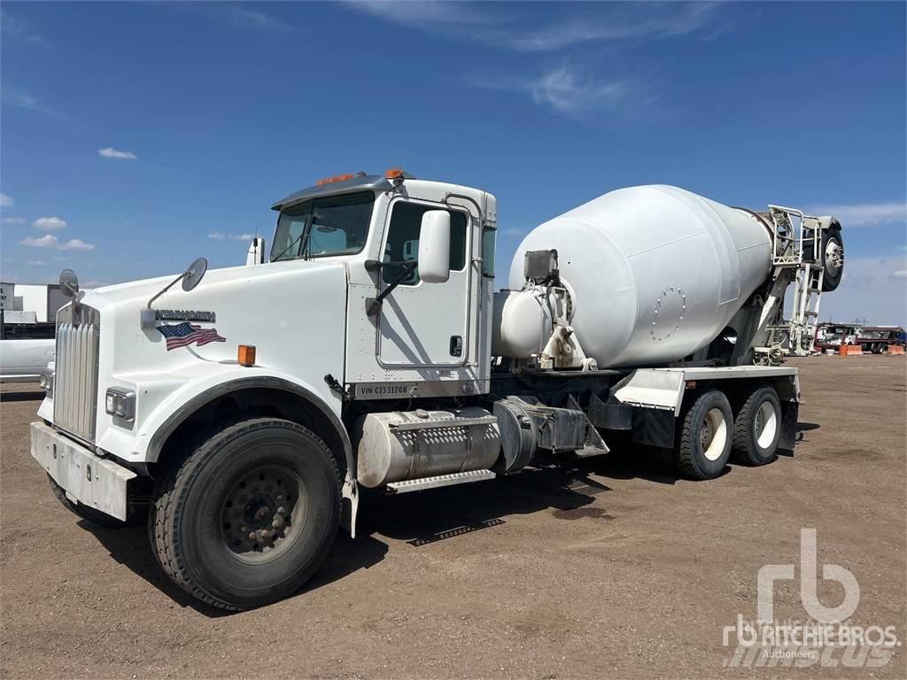Kenworth W900 Betonvedēji