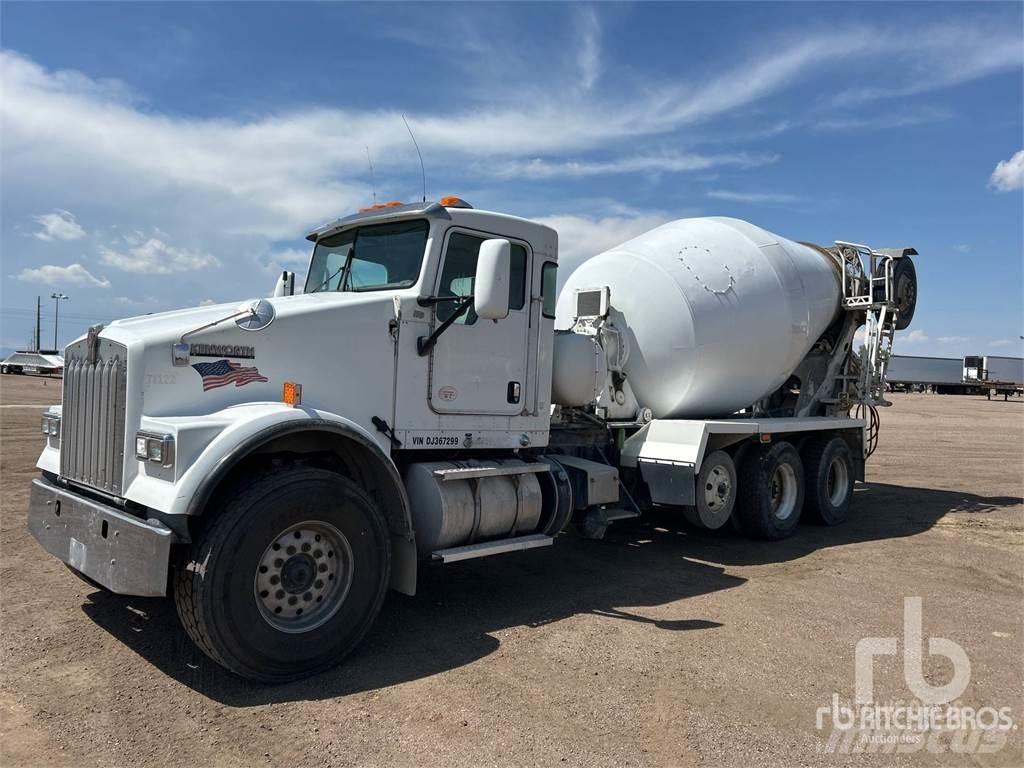 Kenworth W900 Betonvedēji