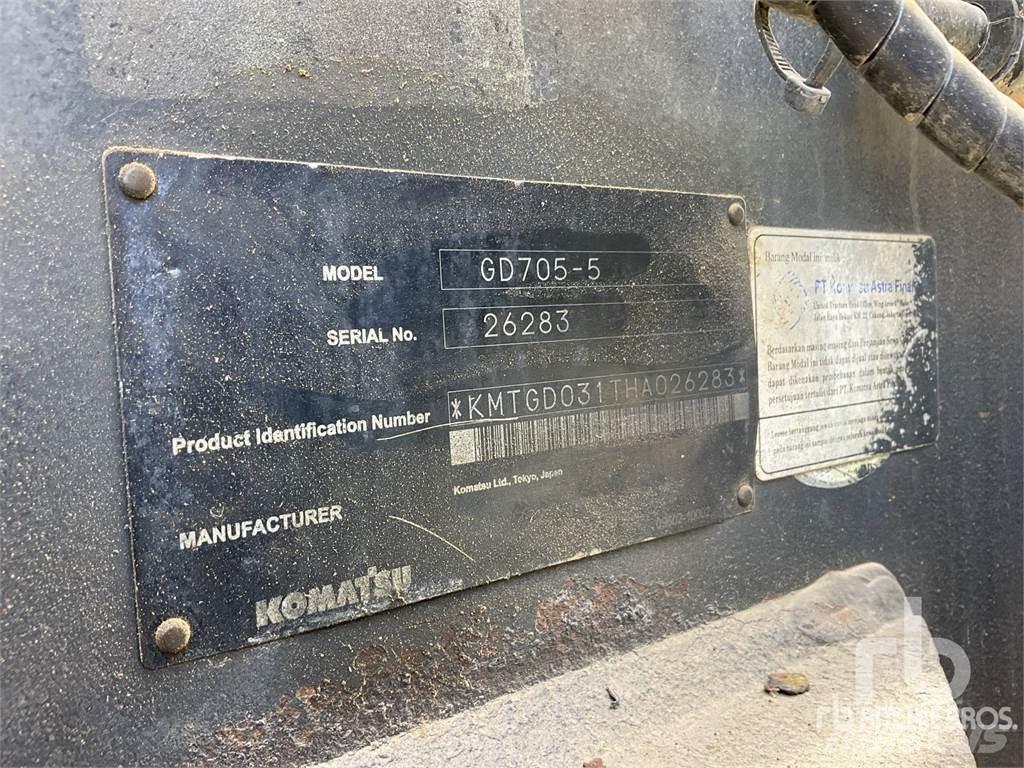 Komatsu GD705-5 Greideri