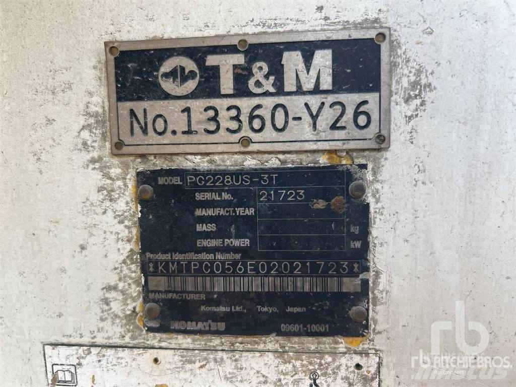 Komatsu PC228US Kāpurķēžu ekskavatori