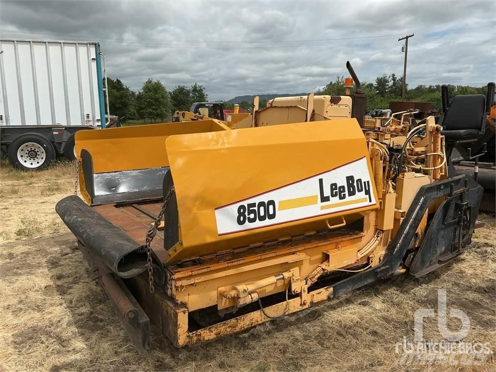 LeeBoy L8500T Asfalta klājēji