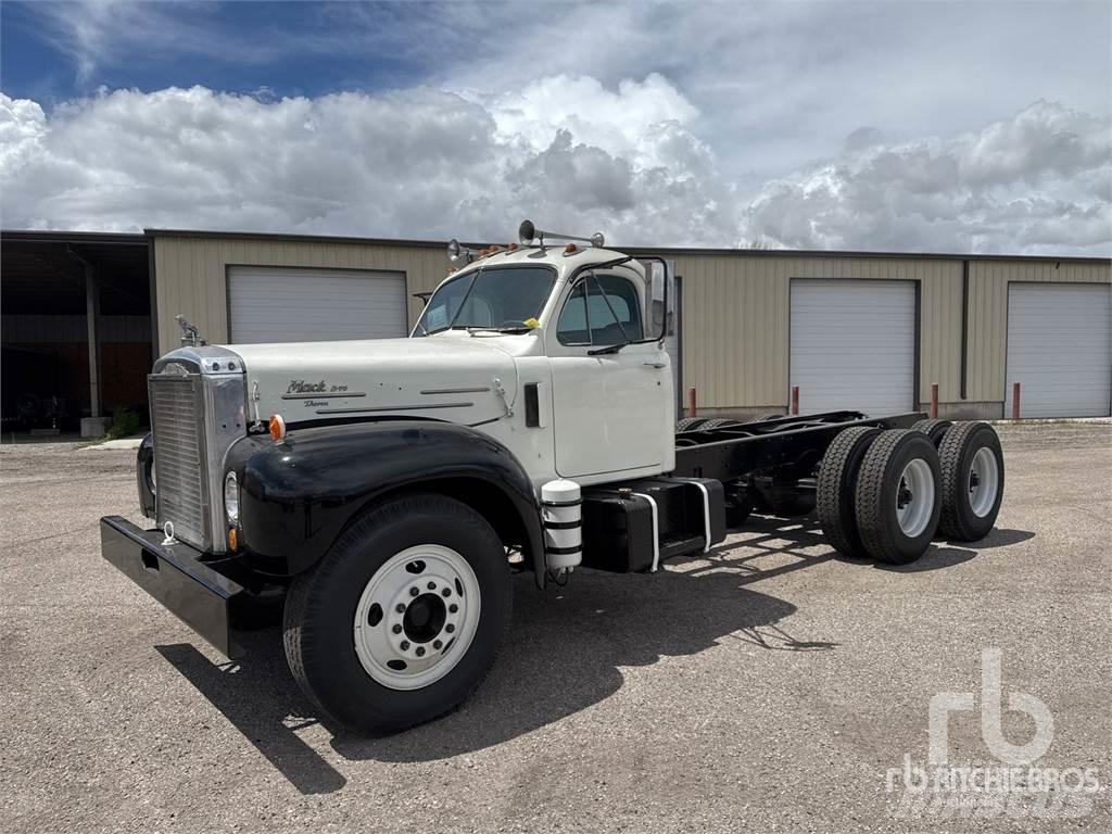 Mack B753S Šasija ar kabīni