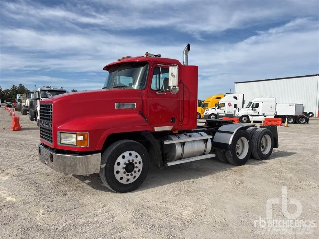 Mack CH613 Vilcēji