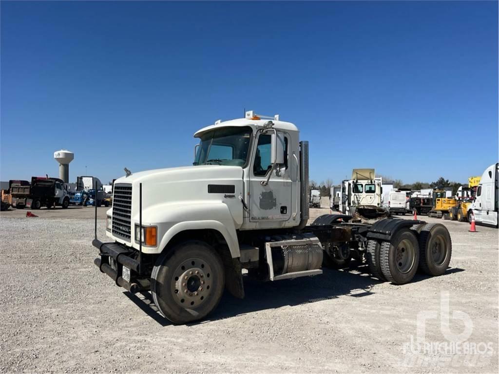 Mack CHU613 Vilcēji