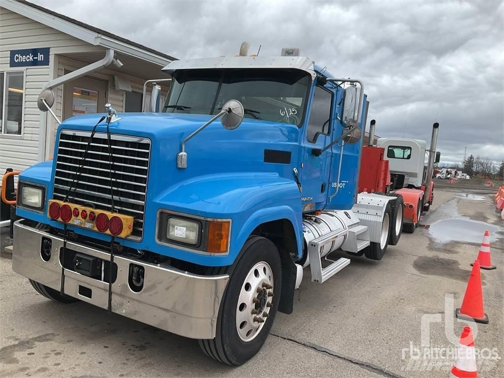 Mack CHU613 Vilcēji