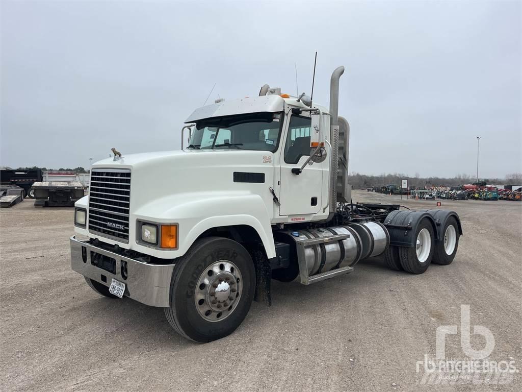 Mack CHU613 Vilcēji