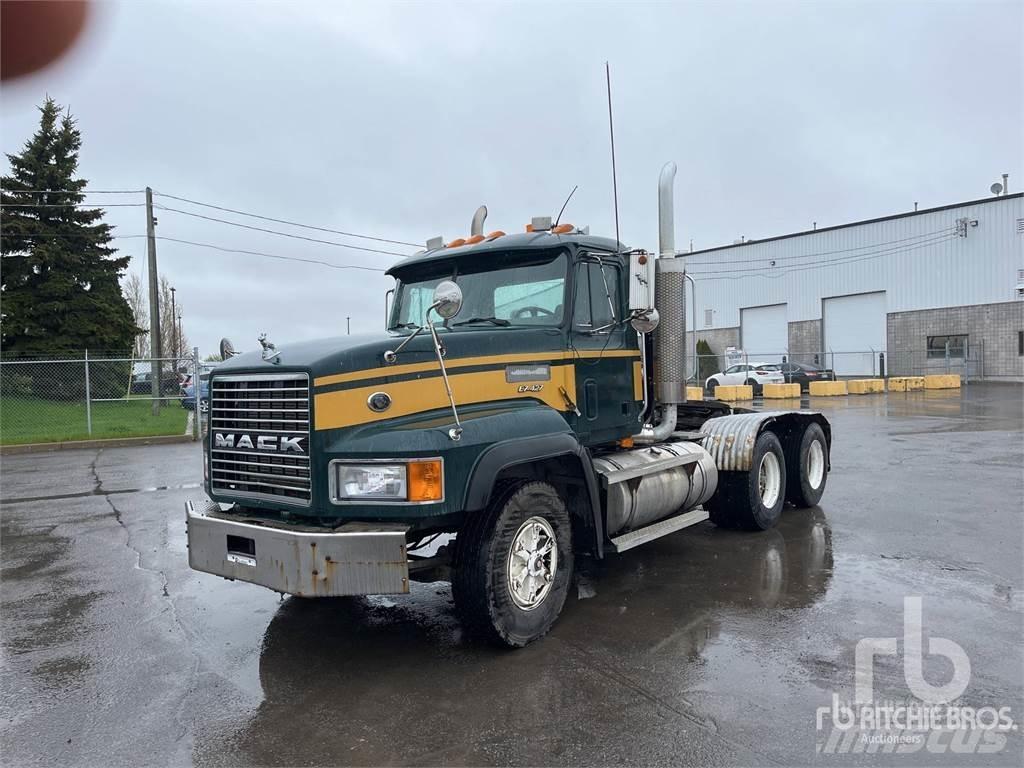 Mack CL713 Vilcēji