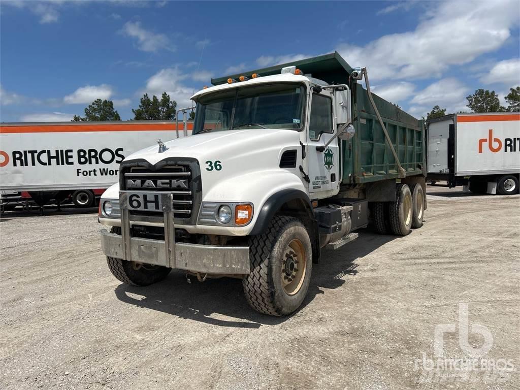 Mack CV713 Pašizgāzējs