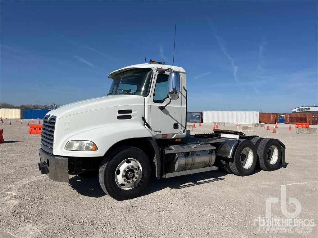 Mack CX613 Vilcēji