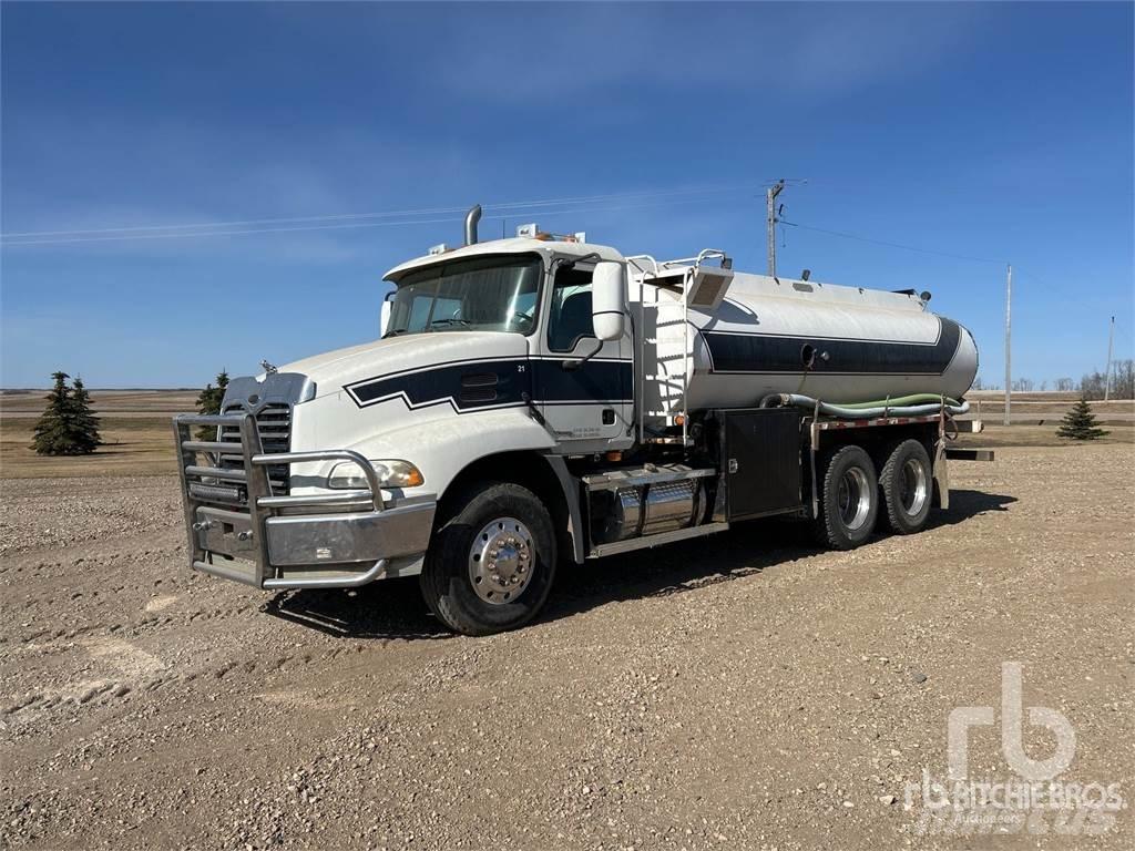 Mack CX613 Ūdens mašīnas