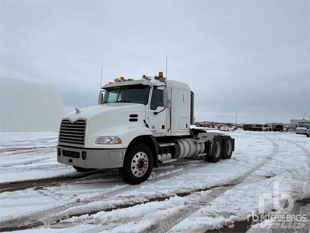 Mack CXU613 Vilcēji