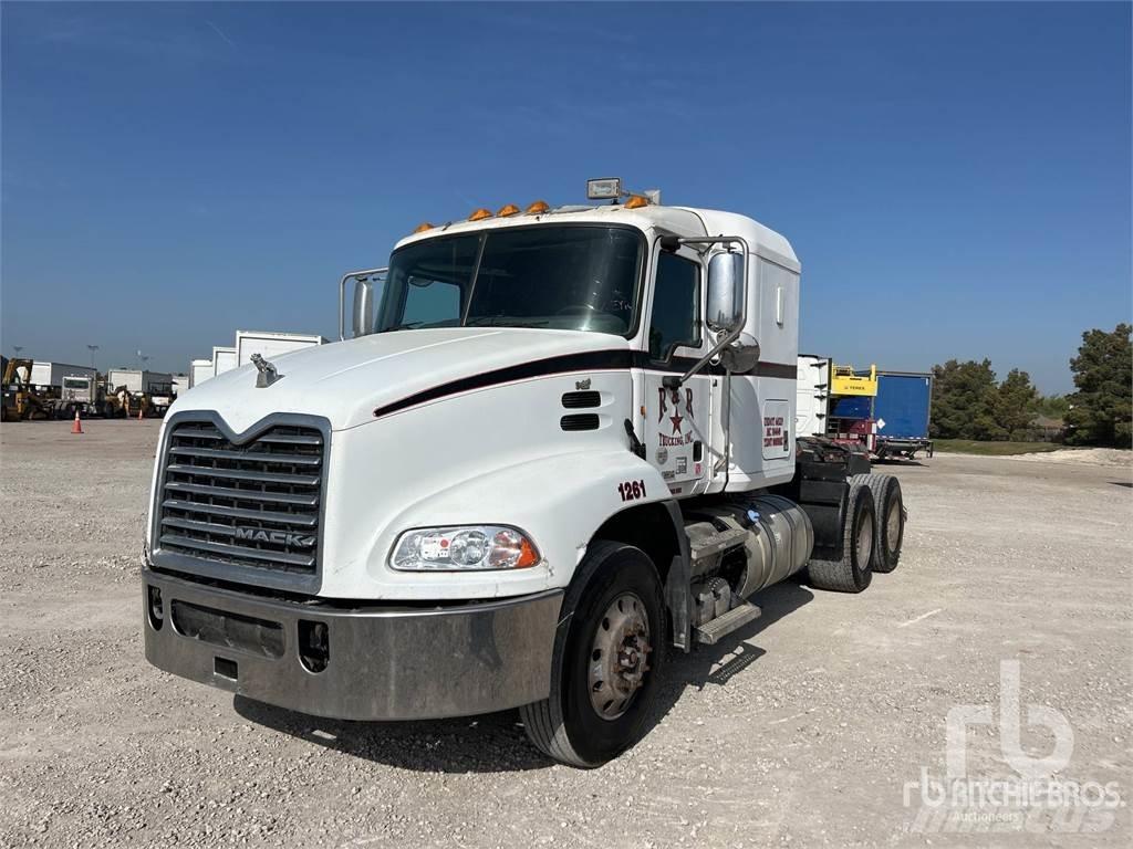 Mack CXU613 Vilcēji
