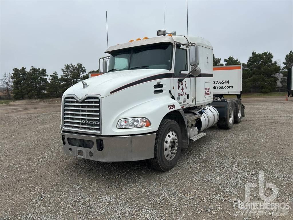 Mack CXU613 Vilcēji