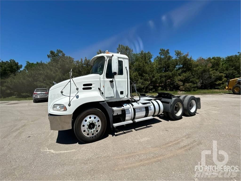 Mack CXU613 Vilcēji