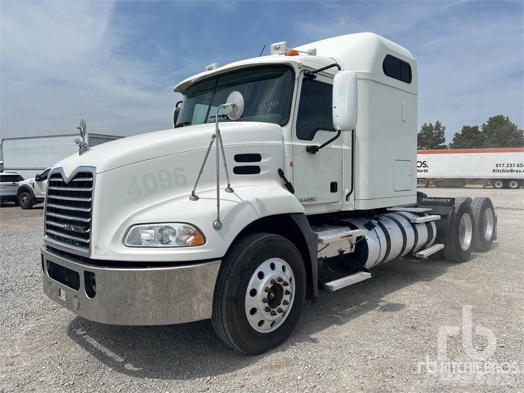 Mack CXU613 Vilcēji