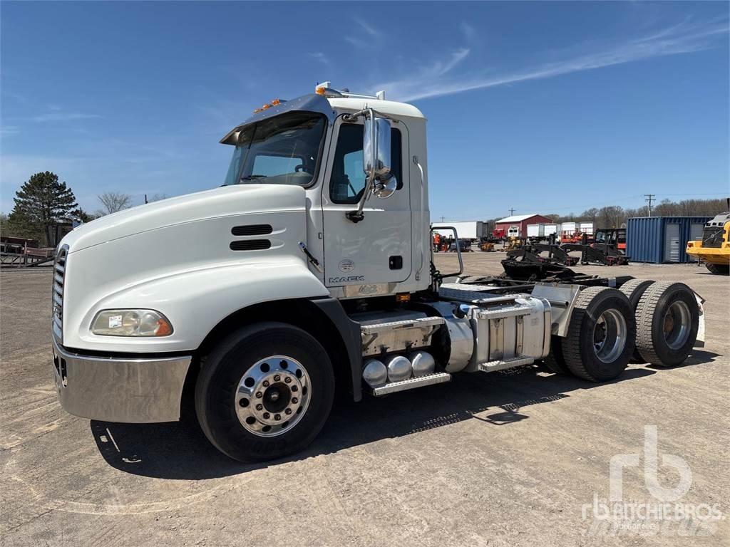 Mack CXU613 Vilcēji