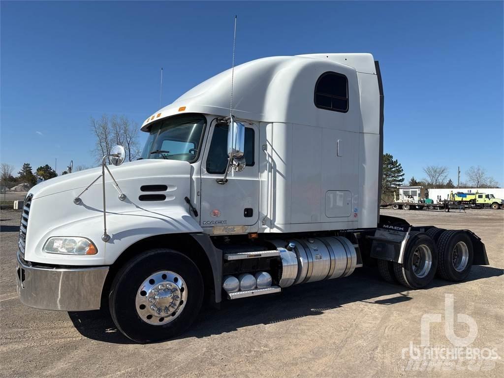 Mack CXU613 Vilcēji