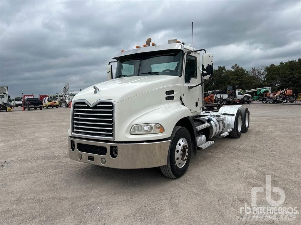 Mack CXU613 Vilcēji