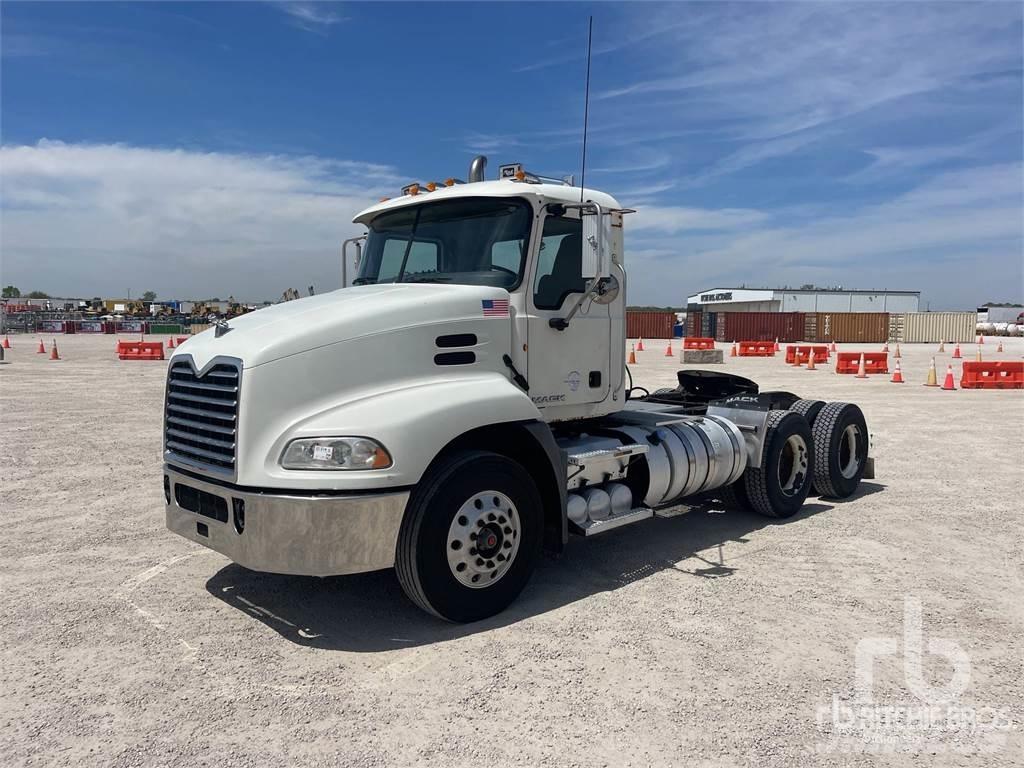Mack CXU613 Vilcēji