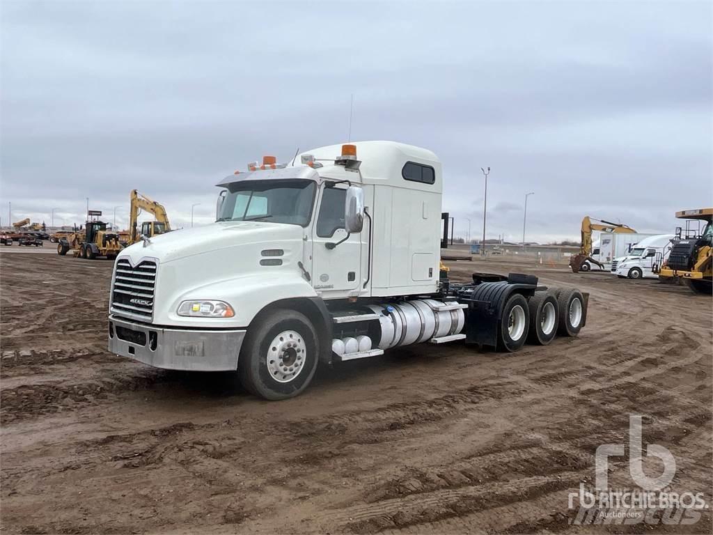 Mack CXU614 Vilcēji