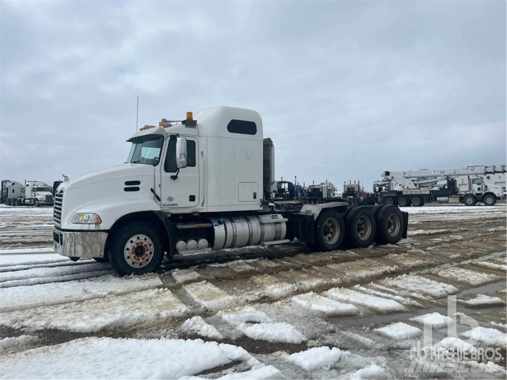 Mack CXU614 Vilcēji