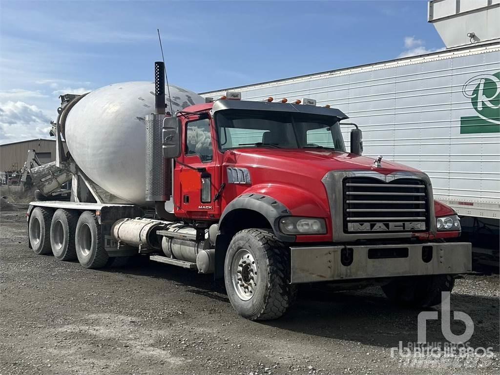 Mack GU713 Betonvedēji