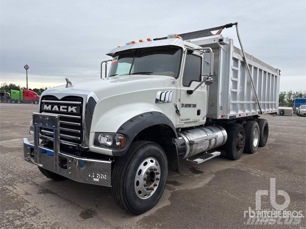 Mack GU713 Pašizgāzējs
