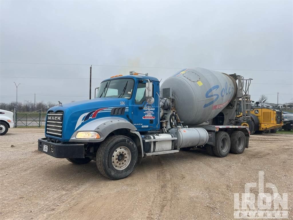 Mack GU813 Betonvedēji