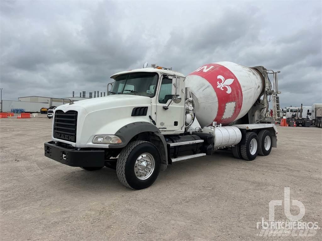 Mack GU813 Betonvedēji