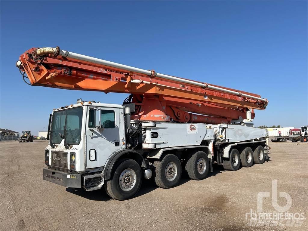 Mack MR688S Betonvedēji