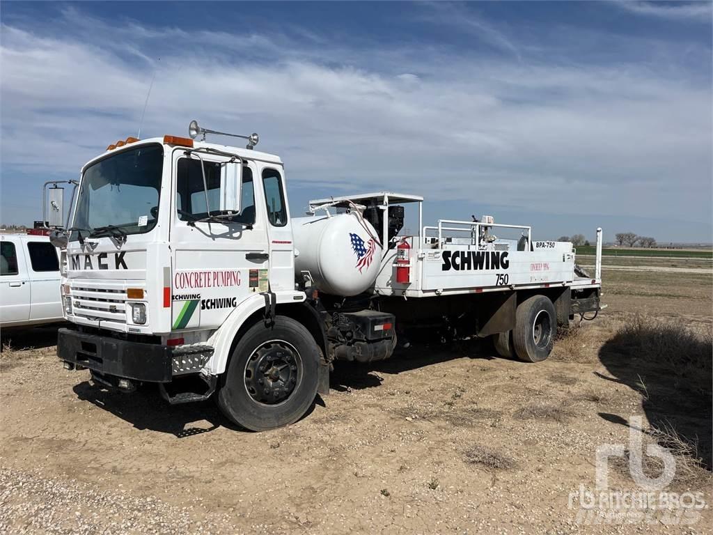 Mack MS200 Betonvedēji
