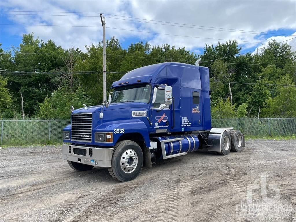 Mack PINNACLE Vilcēji