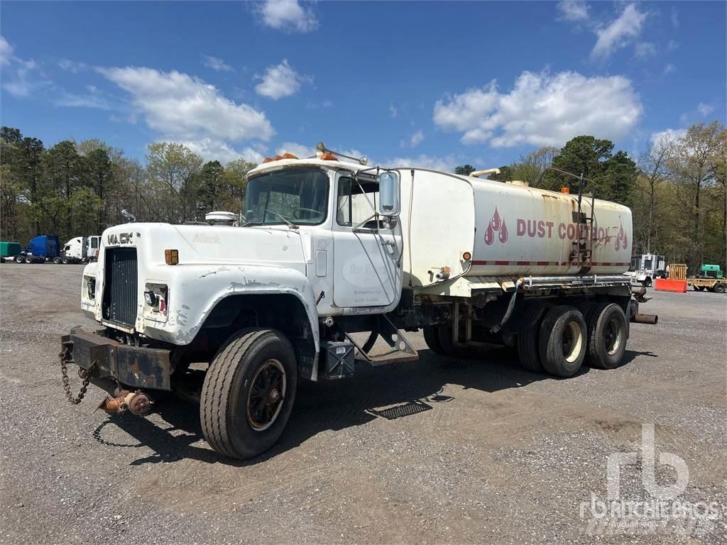 Mack RD685S Ūdens mašīnas