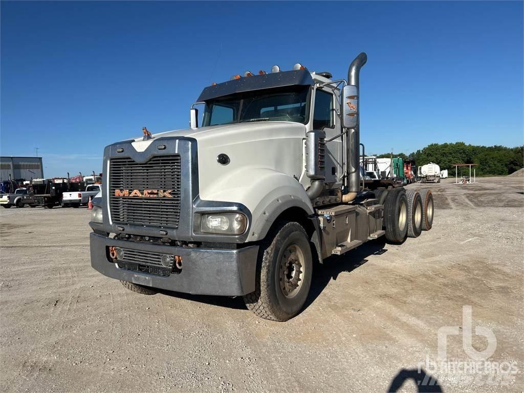 Mack TD713 Vilcēji
