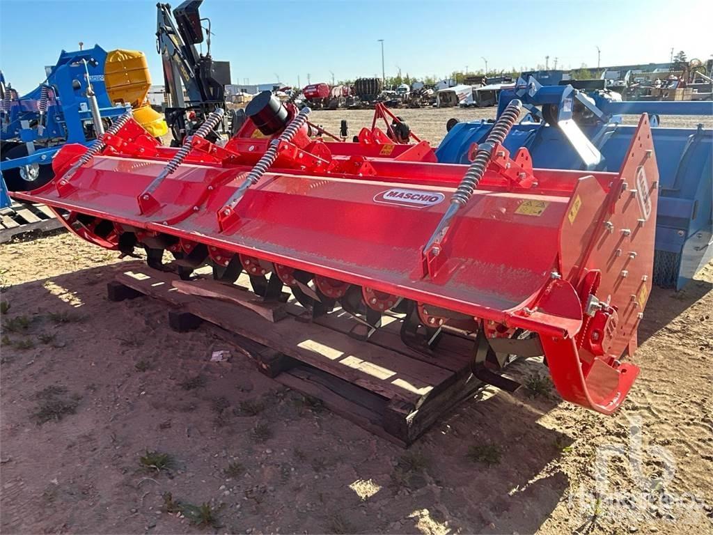 Maschio C300 Divriteņu traktori un kultivatori