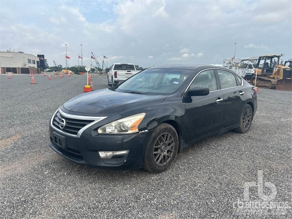Nissan ALTIMA Automašīnas
