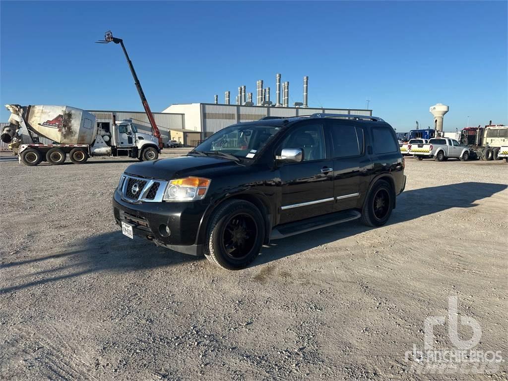 Nissan ARMADA Vieglais kravas automobilis/izkraušana no sāniem