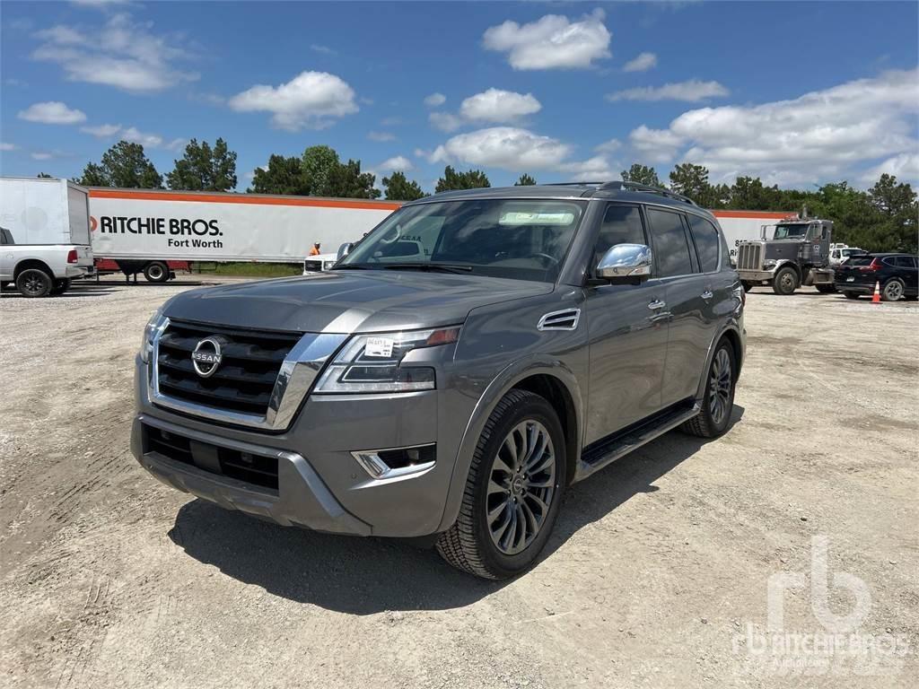 Nissan ARMADA Vieglais kravas automobilis/izkraušana no sāniem