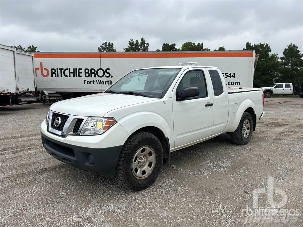 Nissan FRONTIER Vieglais kravas automobilis/izkraušana no sāniem