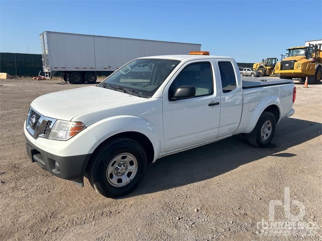 Nissan FRONTIER Vieglais kravas automobilis/izkraušana no sāniem