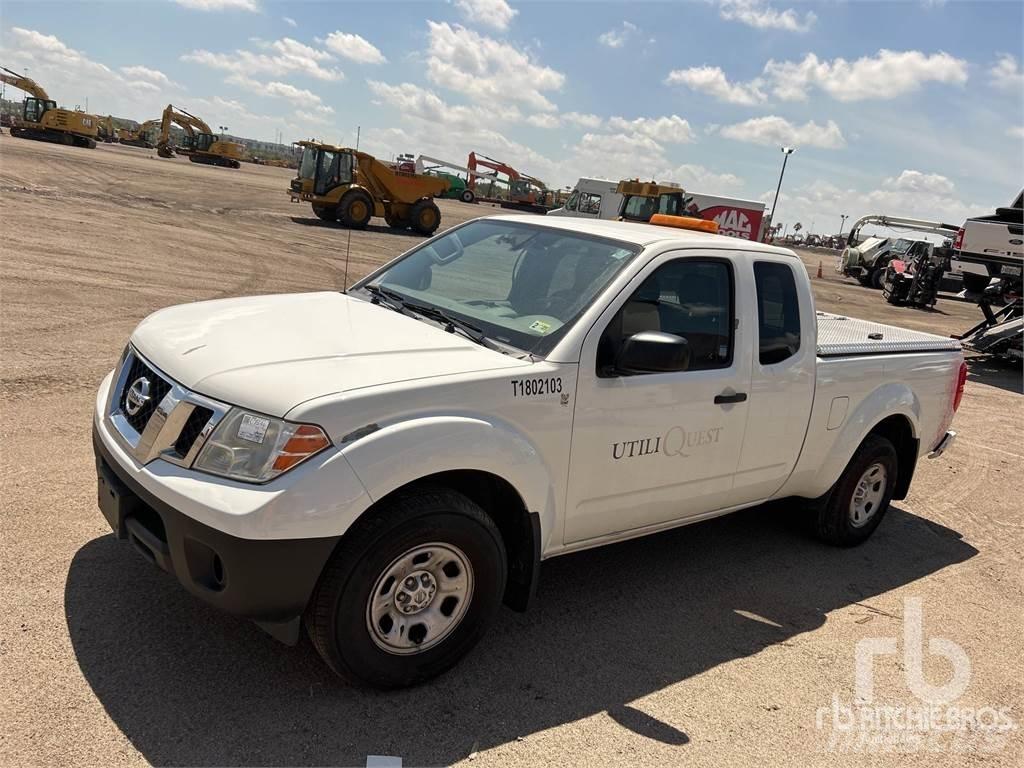 Nissan FRONTIER Vieglais kravas automobilis/izkraušana no sāniem