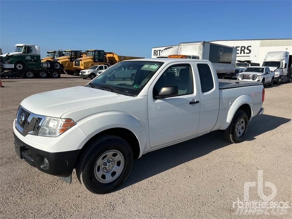 Nissan FRONTIER Vieglais kravas automobilis/izkraušana no sāniem