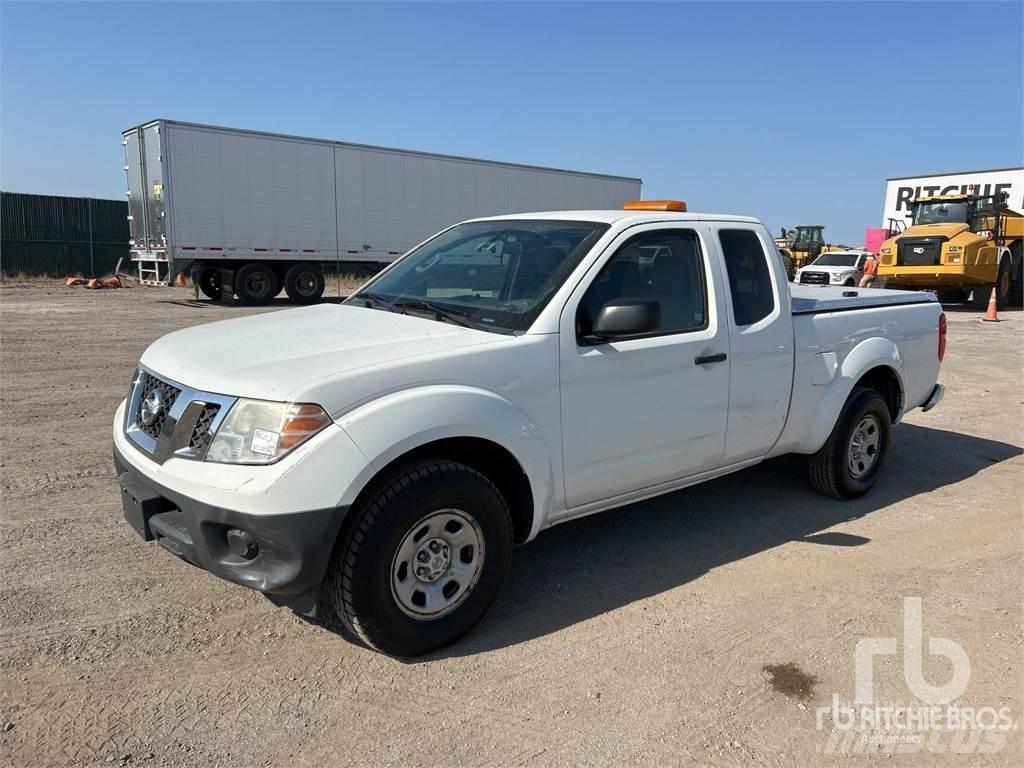 Nissan FRONTIER Vieglais kravas automobilis/izkraušana no sāniem